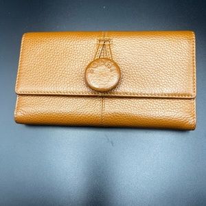 Bodhi Women’s Brown Button Medium Wallet Lots Of Space And Truly A Cool Wallet
